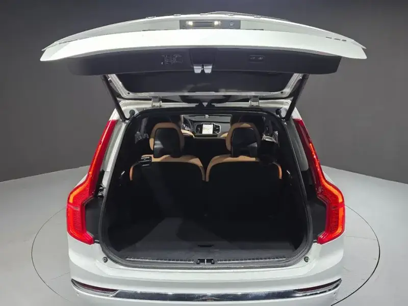 2023 Volvo XC90 с пробегом 64 744 км