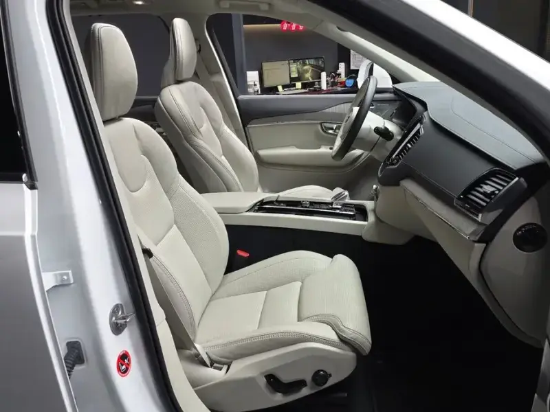 2024 Volvo XC90 с пробегом 16 561 км