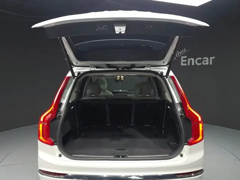 2024 Volvo XC90 с пробегом 16 561 км