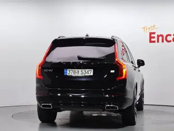 2021 Volvo XC90 с пробегом 35 009 км