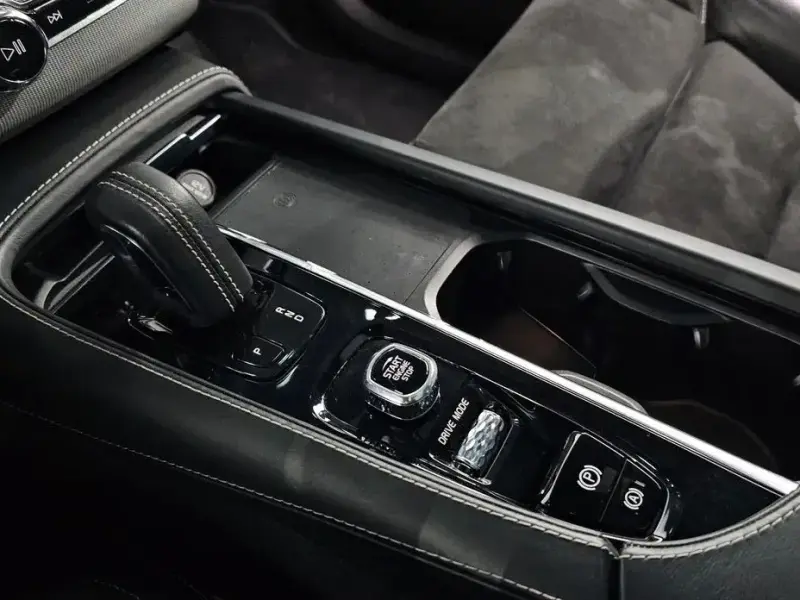 2021 Volvo XC90 с пробегом 35 009 км