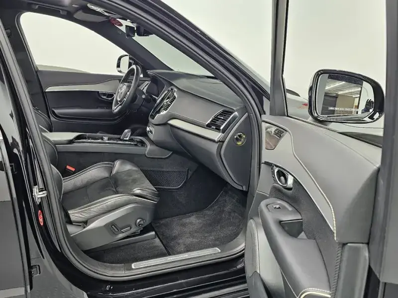 2021 Volvo XC90 с пробегом 35 009 км