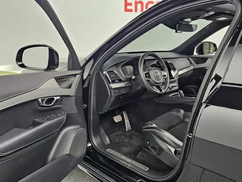 2021 Volvo XC90 с пробегом 35 009 км