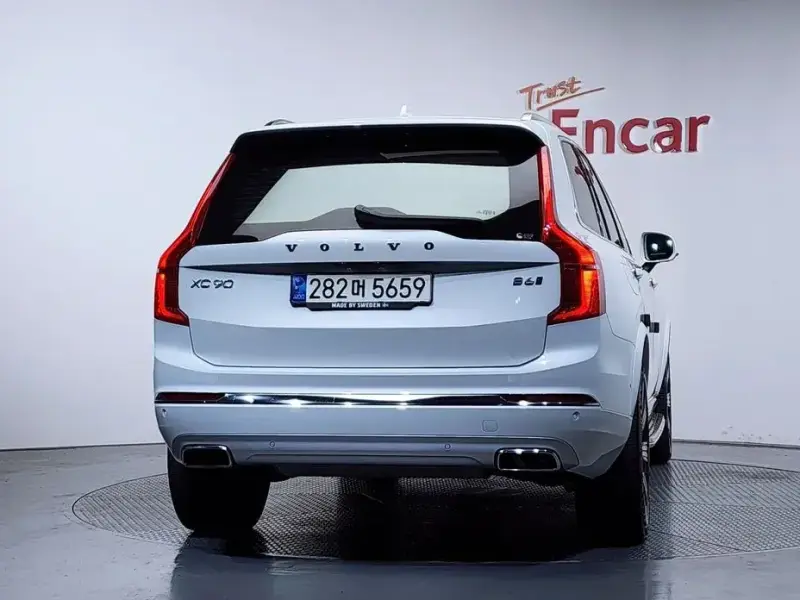 2021 Volvo XC90 с пробегом 42 551 км
