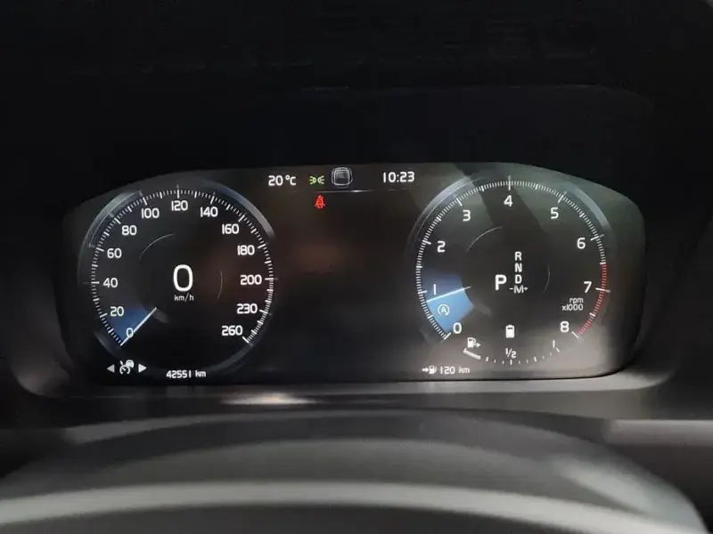 2021 Volvo XC90 с пробегом 42 551 км