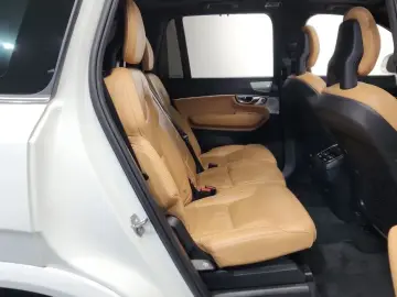 2021 Volvo XC90 с пробегом 42 551 км