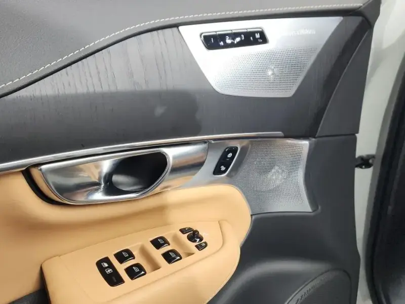 2021 Volvo XC90 с пробегом 42 551 км