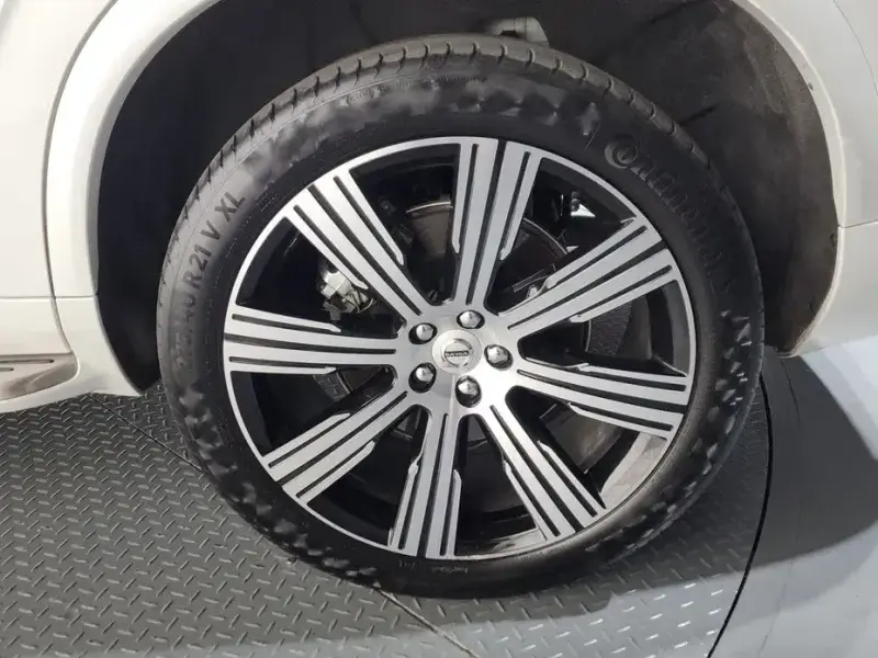 2021 Volvo XC90 с пробегом 42 551 км