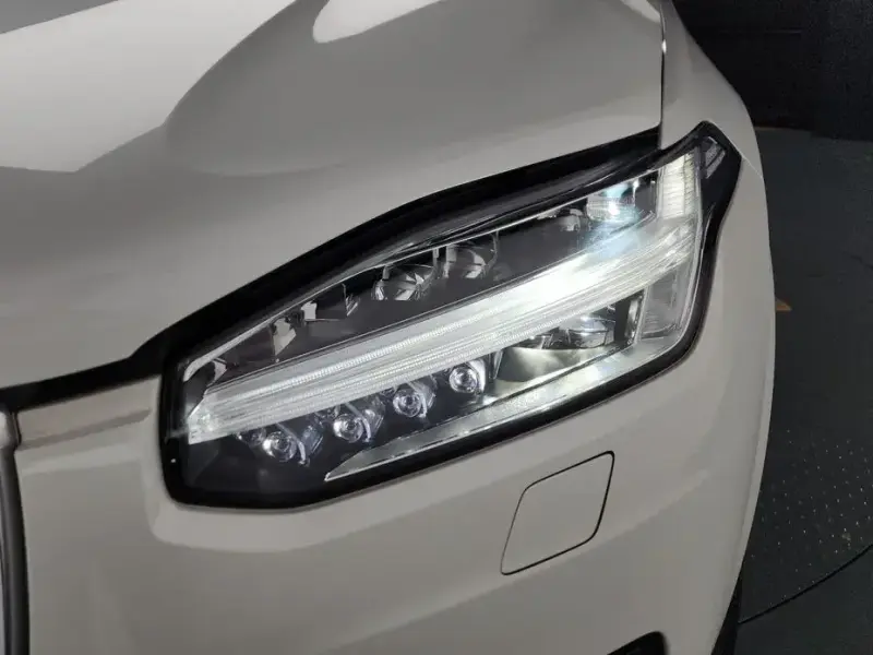 2021 Volvo XC90 с пробегом 42 551 км