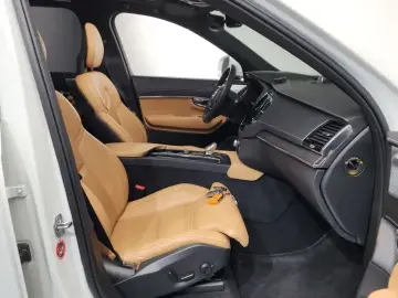 2021 Volvo XC90 с пробегом 42 551 км