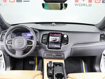 2024 Volvo XC90 с пробегом 38 559 км