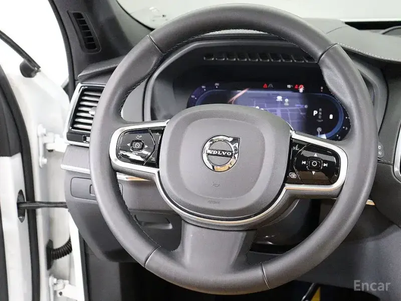 2024 Volvo XC90 с пробегом 38 559 км