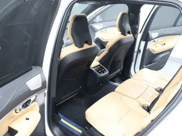 2024 Volvo XC90 с пробегом 38 559 км