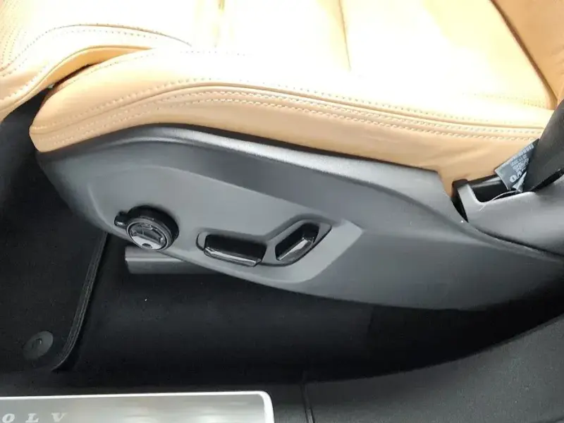 2021 Volvo XC90 с пробегом 42 551 км