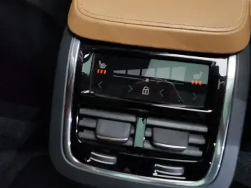 2021 Volvo XC90 с пробегом 42 551 км