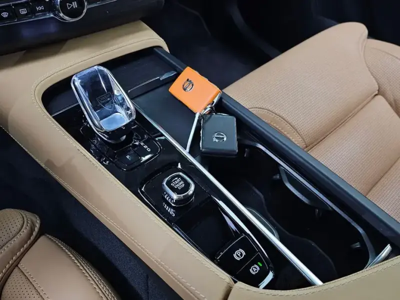 2024 Volvo XC90 с пробегом 22 581 км