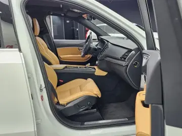 2024 Volvo XC90 с пробегом 22 581 км