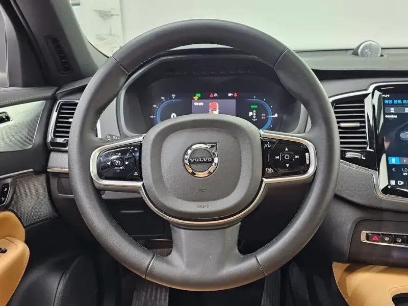 2024 Volvo XC90 с пробегом 22 581 км