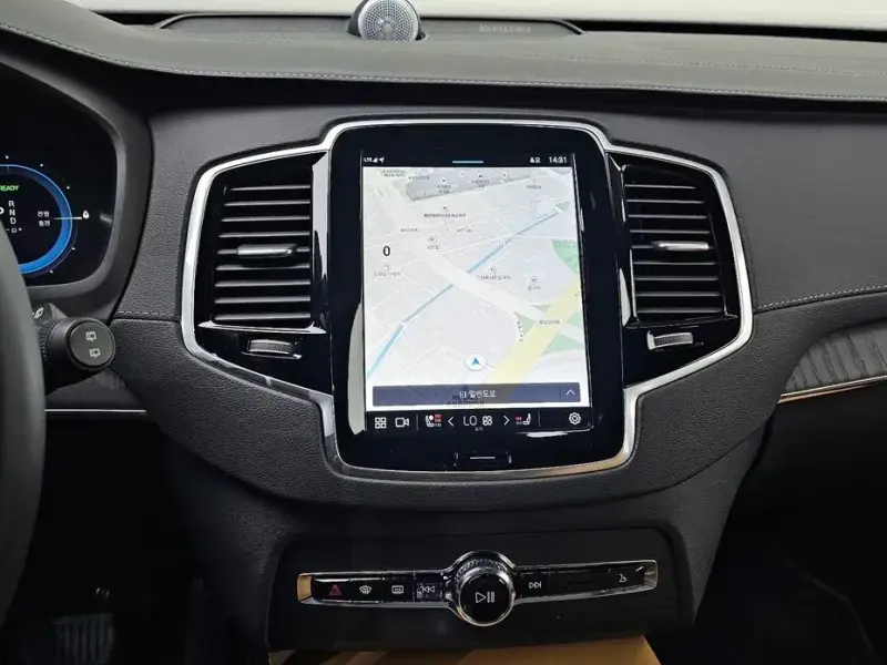 2024 Volvo XC90 с пробегом 22 581 км