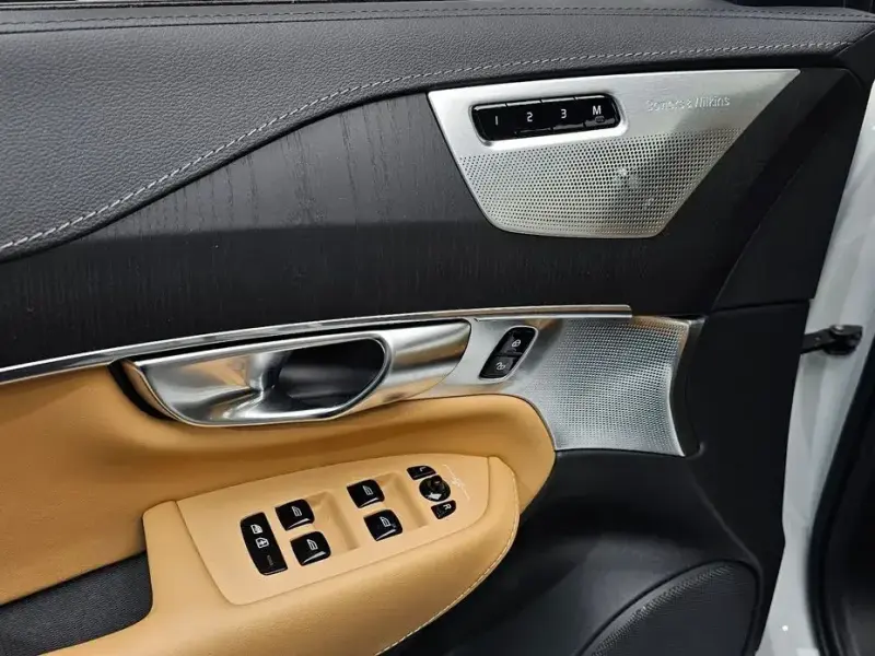 2024 Volvo XC90 с пробегом 22 581 км