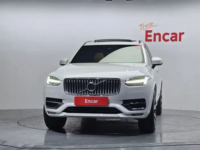 2023 Volvo XC90 с пробегом 95 788 км