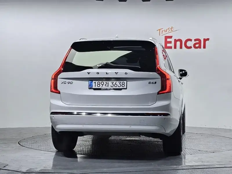 2023 Volvo XC90 с пробегом 95 788 км