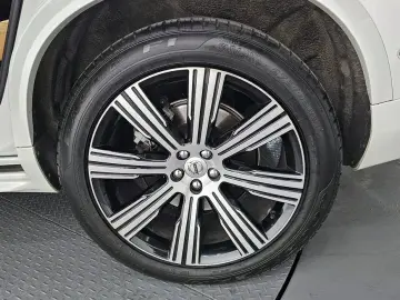 2023 Volvo XC90 с пробегом 95 788 км