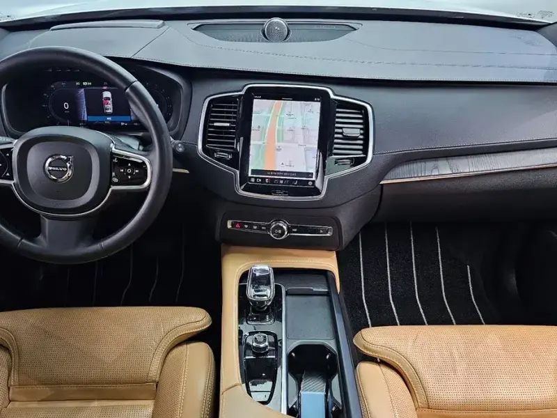 2023 Volvo XC90 с пробегом 95 788 км