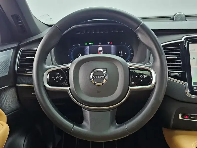 2023 Volvo XC90 с пробегом 95 788 км
