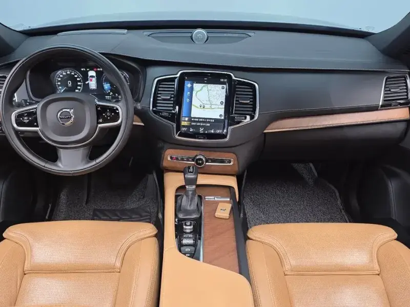 2019 Volvo XC90 с пробегом 68 130 км