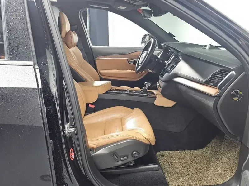 2018 Volvo XC90 с пробегом 130 655 км