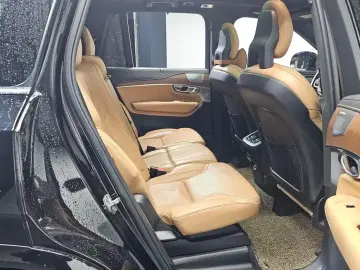 2018 Volvo XC90 с пробегом 130 655 км