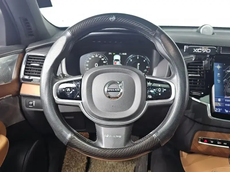 2018 Volvo XC90 с пробегом 130 655 км
