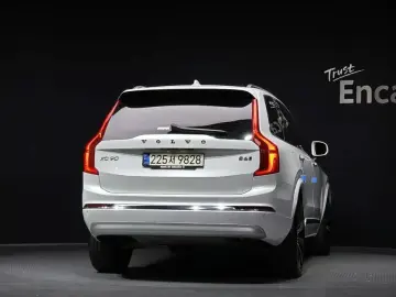 2022 Volvo XC90 с пробегом 109 819 км
