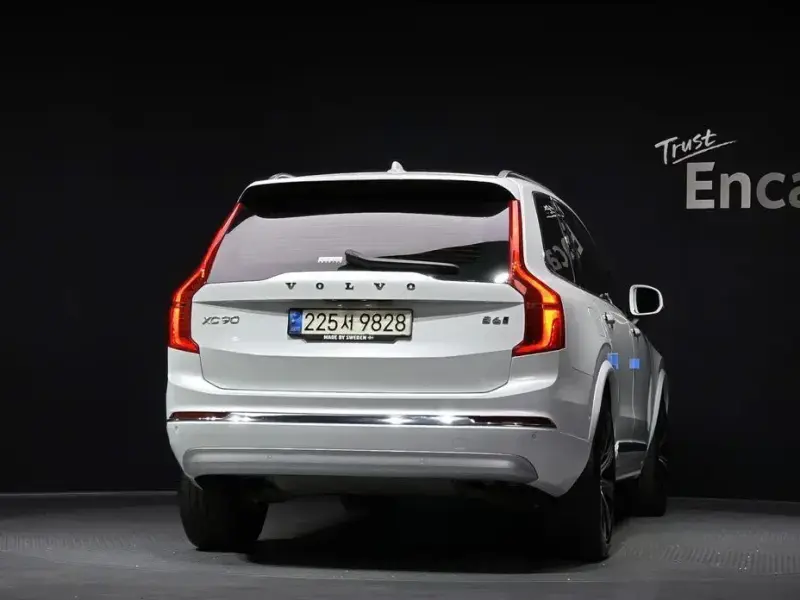 2022 Volvo XC90 с пробегом 109 819 км