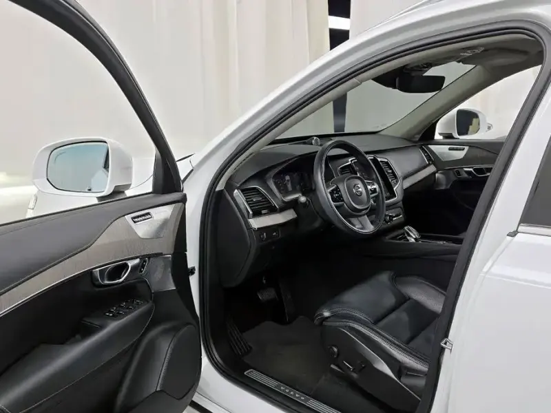 2022 Volvo XC90 с пробегом 109 819 км