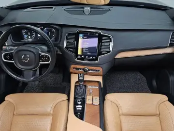 2020 Volvo XC90 с пробегом 114 488 км