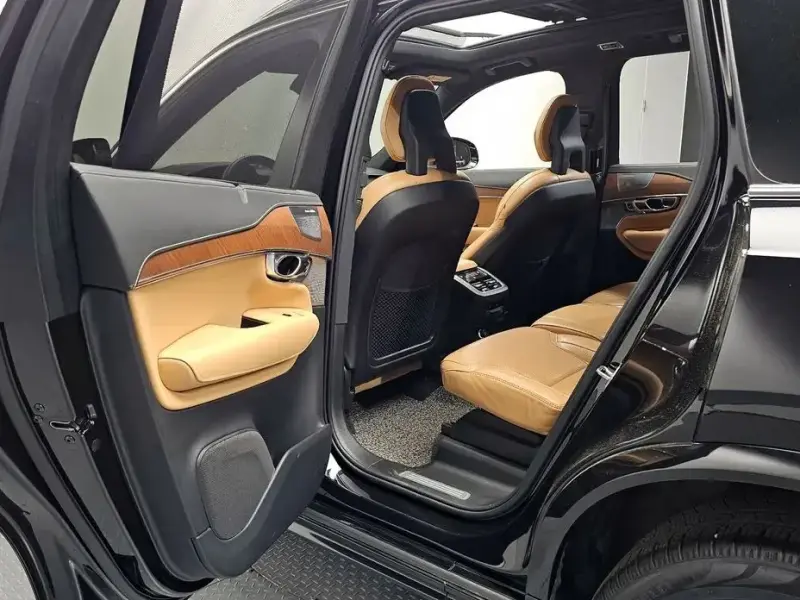 2020 Volvo XC90 с пробегом 114 488 км