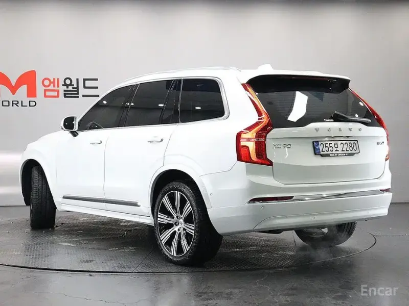 2022 Volvo XC90 с пробегом 28 862 км