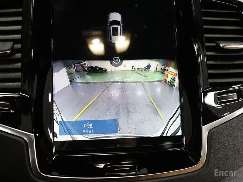 2022 Volvo XC90 с пробегом 28 862 км