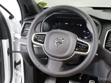 2022 Volvo XC90 с пробегом 28 862 км