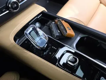2024 Volvo XC90 с пробегом 56 426 км
