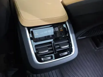 2024 Volvo XC90 с пробегом 56 426 км