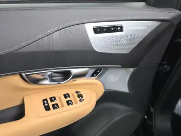 2024 Volvo XC90 с пробегом 56 426 км