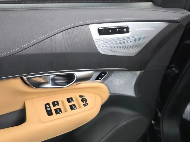 2024 Volvo XC90 с пробегом 56 426 км