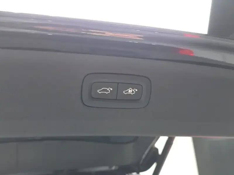 2024 Volvo XC90 с пробегом 56 426 км