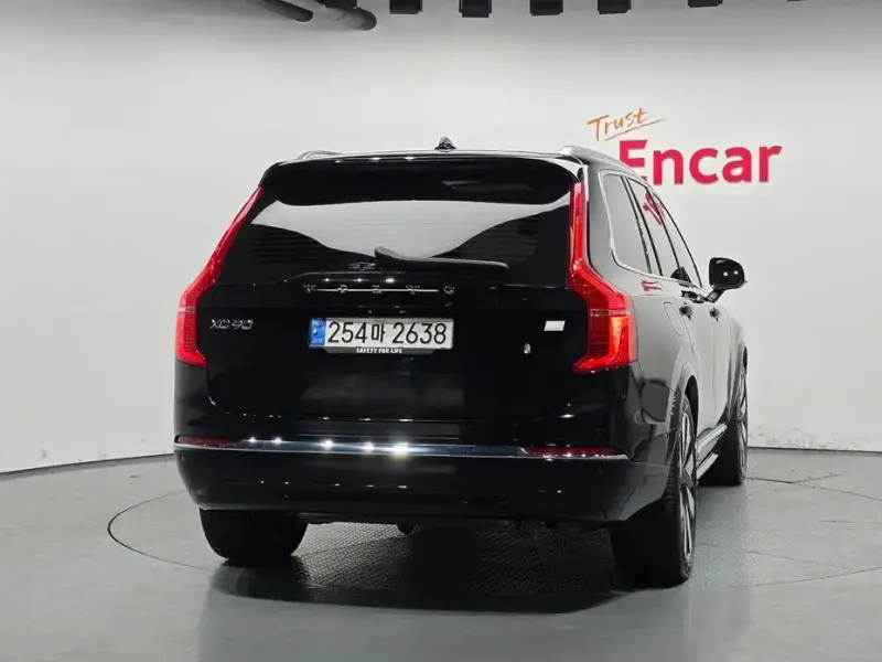 2024 Volvo XC90 с пробегом 8 324 км