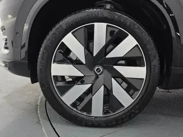 2024 Volvo XC90 с пробегом 8 324 км