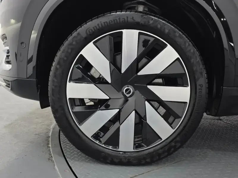 2024 Volvo XC90 с пробегом 8 324 км