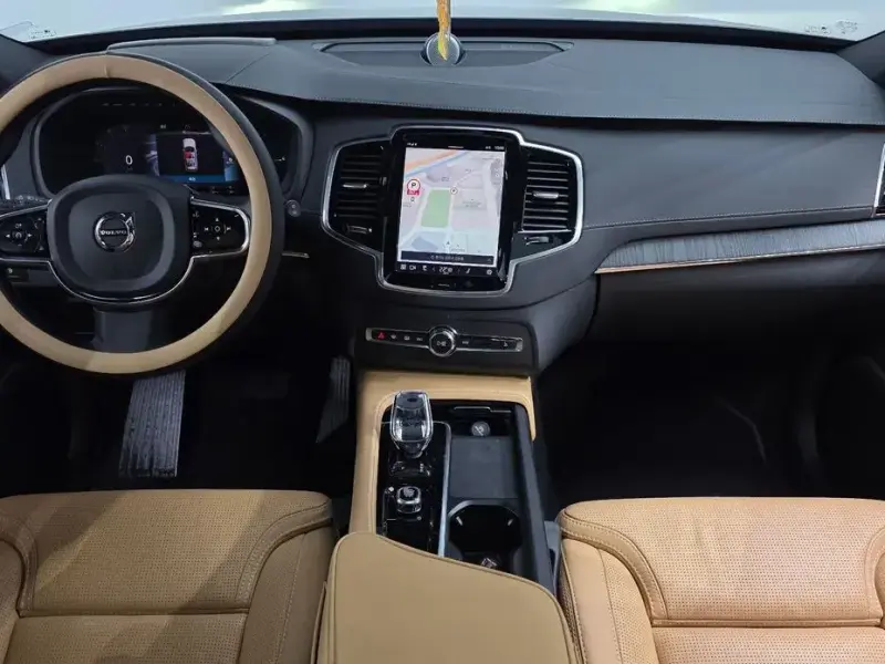 2024 Volvo XC90 с пробегом 8 324 км